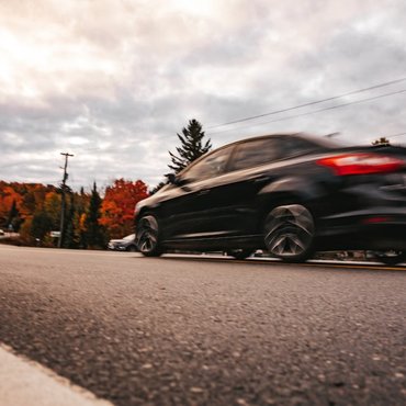 vehicle-driving-at-high-speed