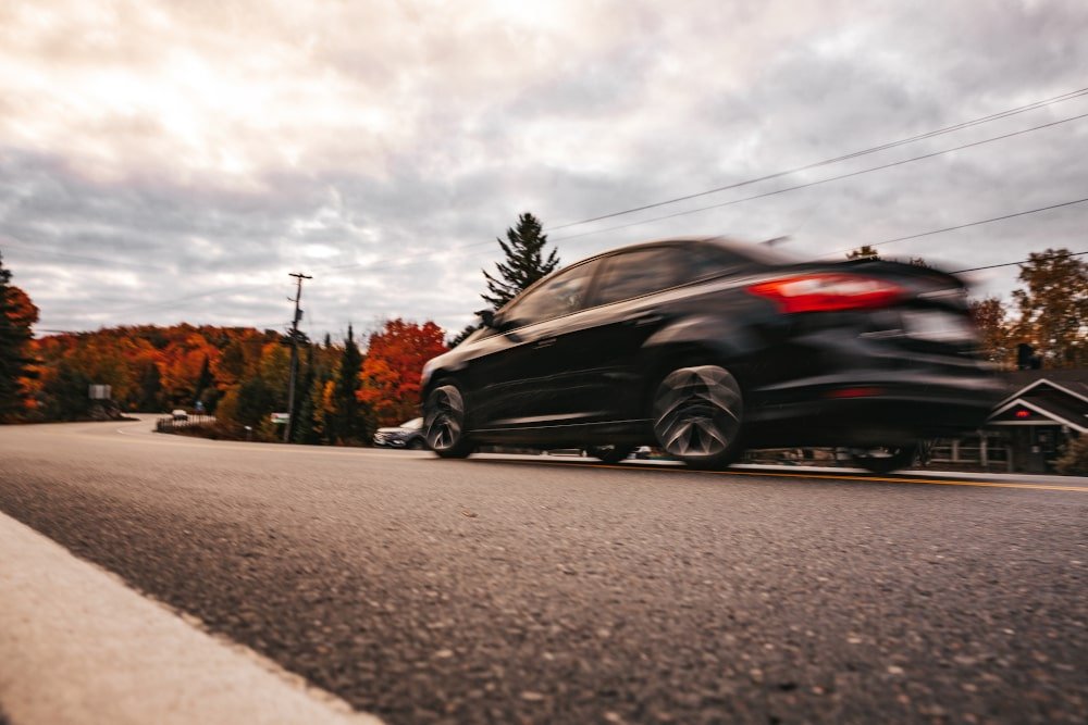 vehicle-driving-at-high-speed