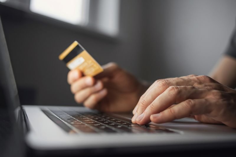 Credit Card Fraud in Canada: Online Transactions and Legal Risks