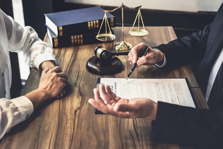 7 Day-to-Day Challenges Criminal Lawyers Face in Their Careers | MASS TSANG