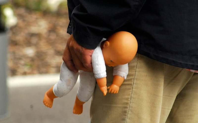 Illustration representing mandatory reporting obligations for individuals on Canada’s National Sex Offender Registry.