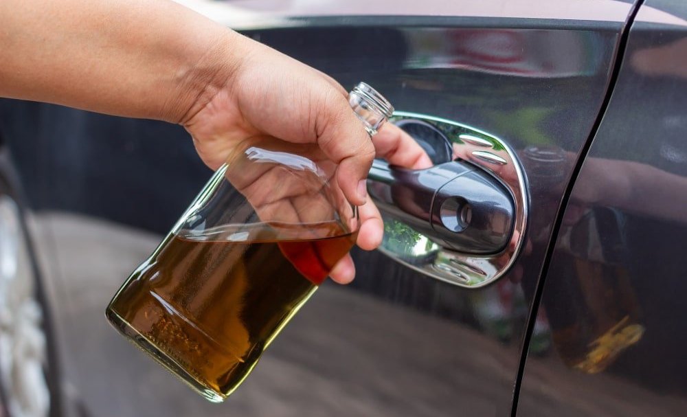 Editorial image introducing a legal guide explaining Ontario’s warning range rules for impaired driving and administrative penalties.